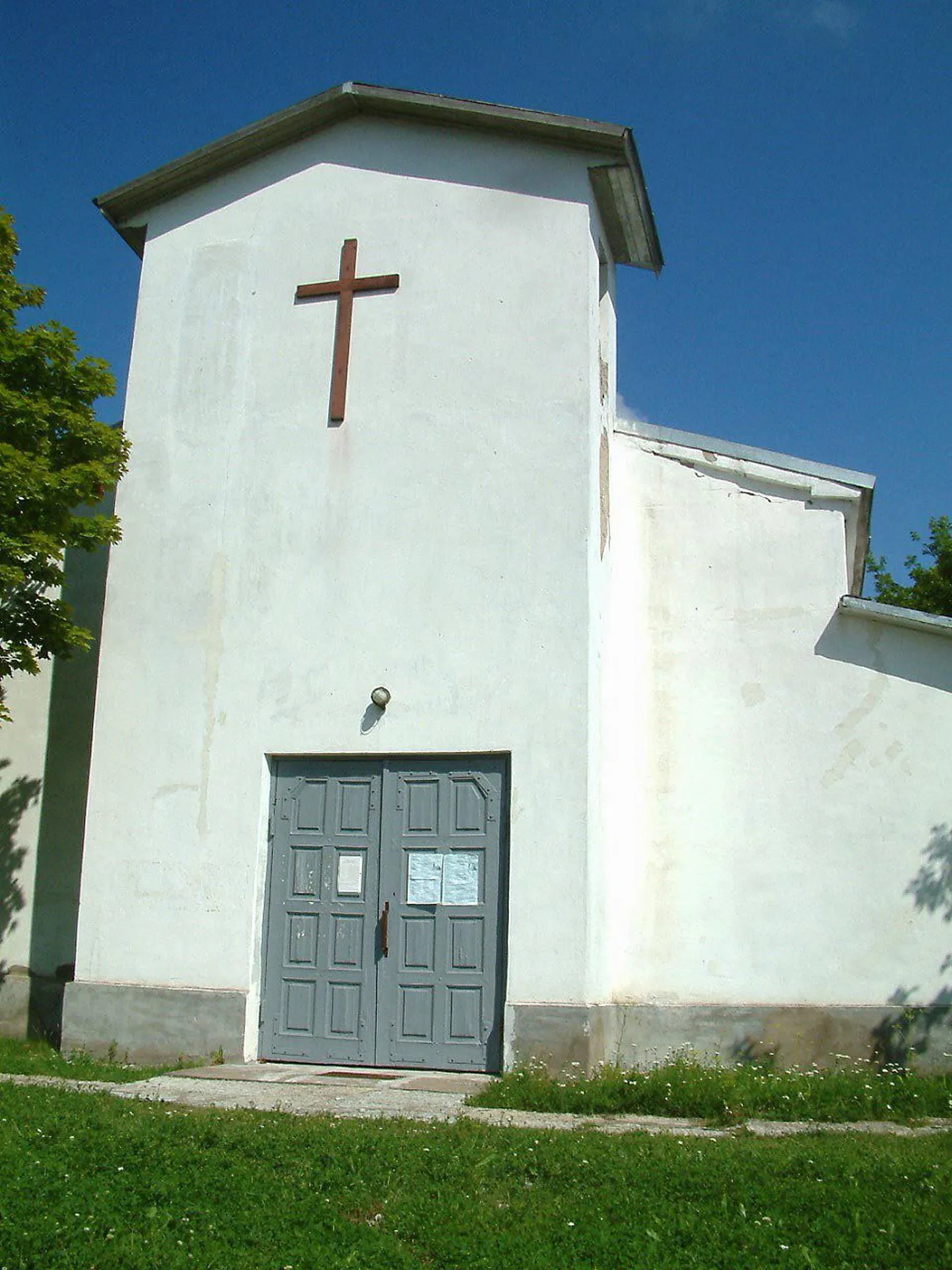 Церковь на улице Крегольма неоднократно подвергалась нападениям вандалов