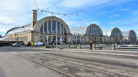 Rīgas Centrāltirgus gaļas paviljona krīzes dēļ atkāpusies "Rīgas namu" padome