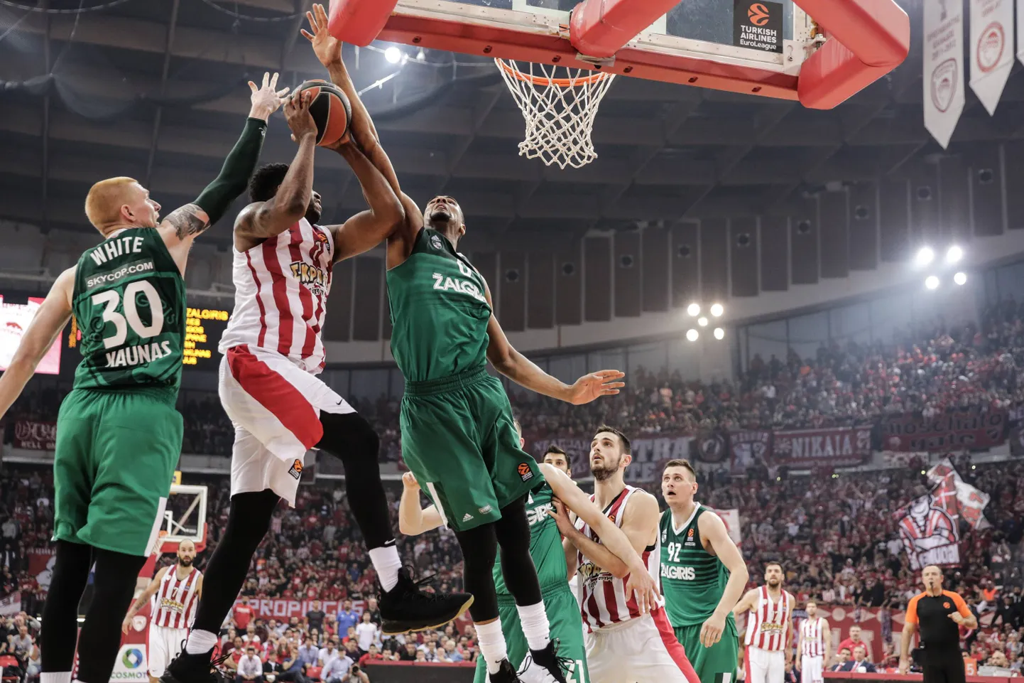 Leedu au ja uhkus Kaunase Žalgiris ei suutnud Euroliiga veerandfinaalseeria teises mängus Pireuse Olympiakost murda.