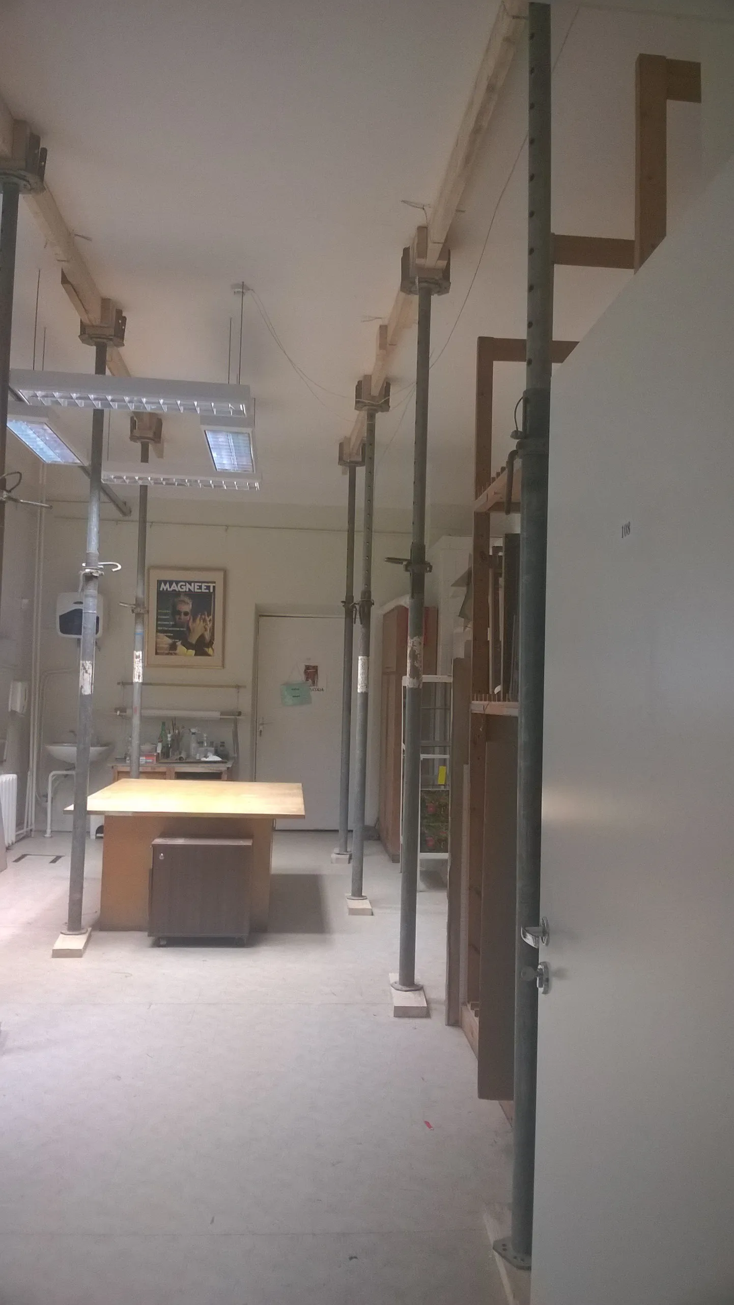 Tartu kunstimuuseumi Vallikraavi tänava maja vahelaed tuli varisemisohu peatamiseks ja kunstiteoste säilitamiseks toestada.