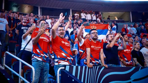 Riška policija se pripravlja na morebitne konflikte srbskih navijačev na športnih dogodkih