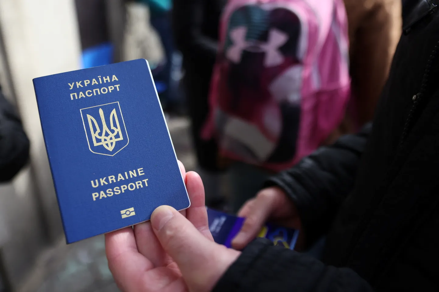 Dokumentide puudumine tüdrukutel on teinud Ukraina sõjapõgenikel elu keeruliseks.