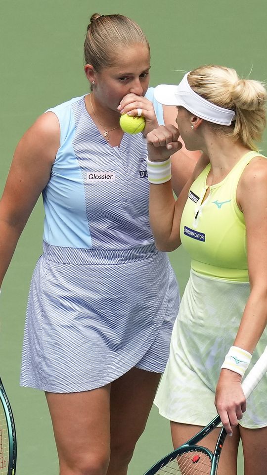 Ostapenko un Kičenokas duets izstājas no "WTA Finals" bez uzvarām