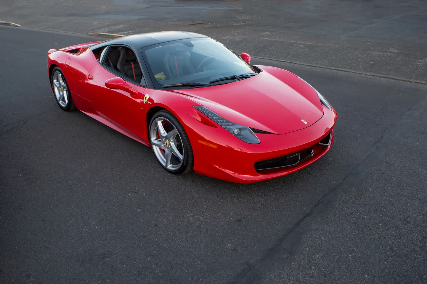 Ferrari 458. Pilt on illustreeriv.