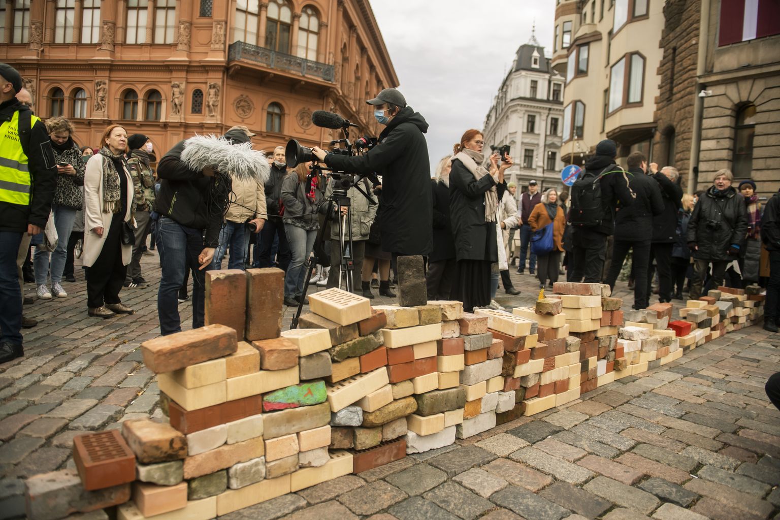 Foto: Pie Saeimas protestē pret autortiesību izmaiņām