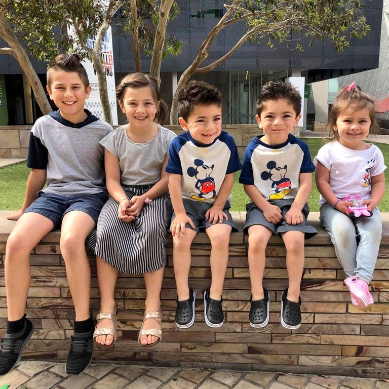Tanya Husnu viis last (vasakult): kümnene Murat, kaheksane Larah, neljased kaksikud Hakan ja Osman ning kolmene Aylah