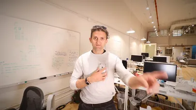 Beme rakenduse asutaja Casey Neistat näitab, kuidas lihtsuses peitub võlu nii, et “elada hetkes”.