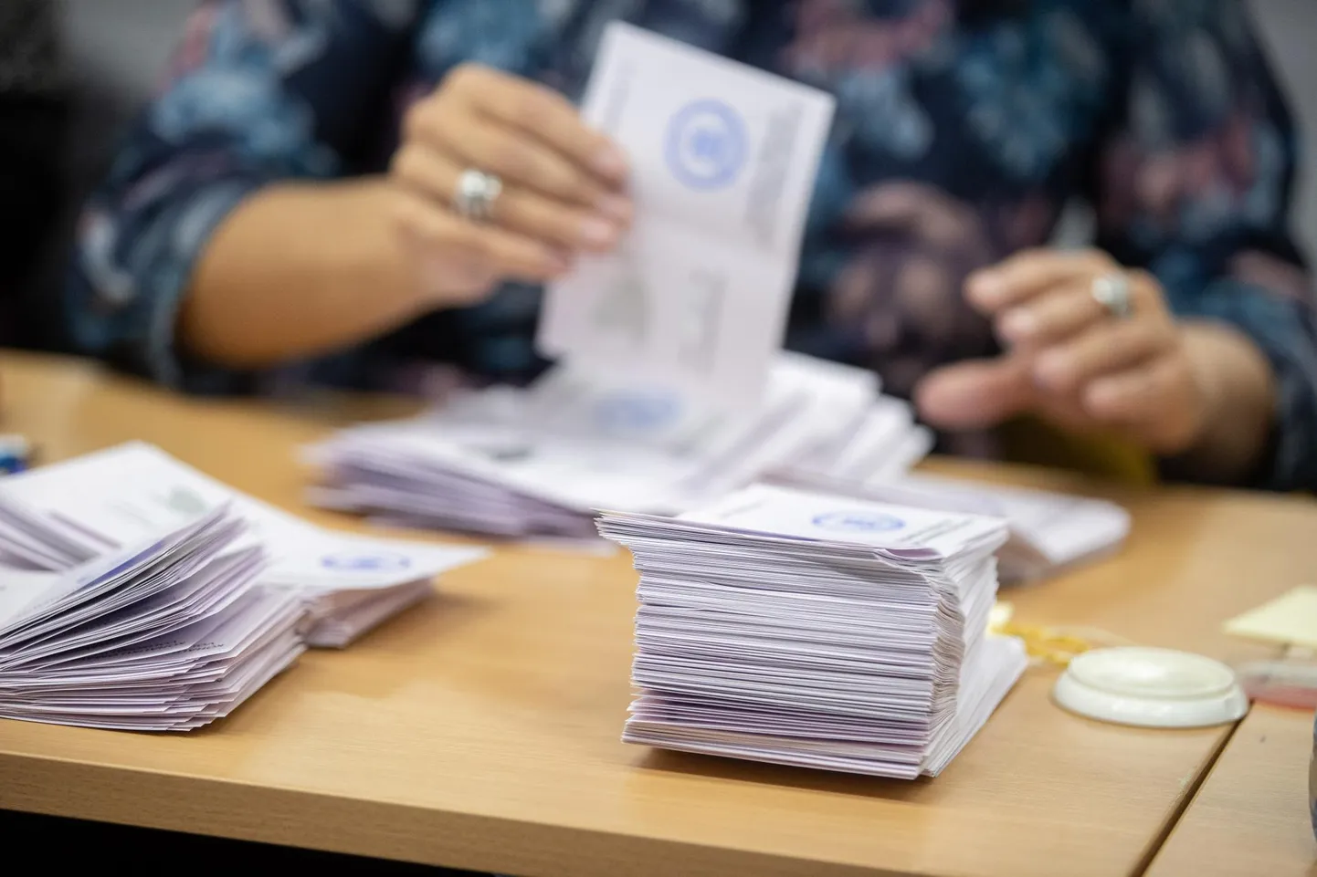 Põhja-Sakala vallas jäi Reformierakonnal volikokku pääsemisest puudu üks hääl. Tulemust erakonna esindajad rohkem üle kontrollida ei lase ning lepivad olukorraga.