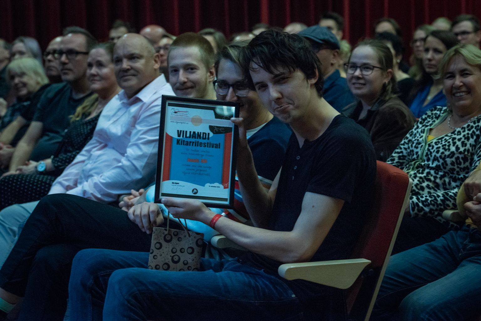 2018. aasta Tiit Pauluse noore kitarrimängija preemia tiitliga pärjatud Jaanis Kill.