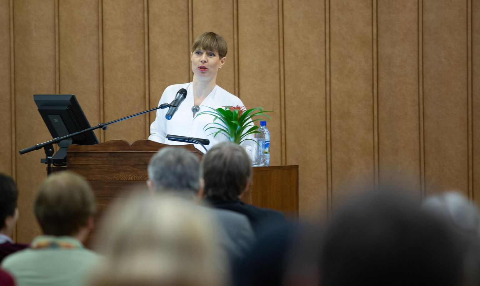 Eelmisel aastal andis president Kersti Kaljulaid rahvaluulepreemiad üle Eesti kirjandusmuuseumis. Tänavu tingis koroonakriis  tunnustuse jagamise veebiülekande vahendusel.