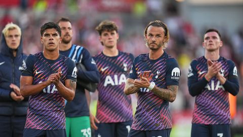 Õudus jätkub! Sadu miljoneid põletanud Tottenham jäi autsaideri vastu häbisse