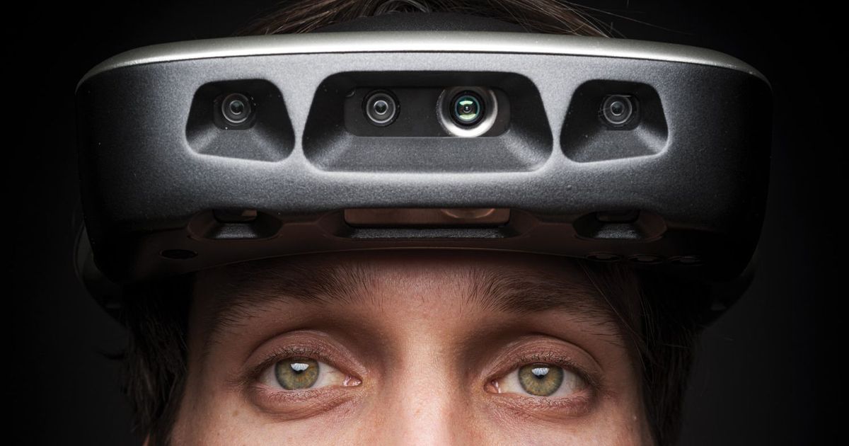 JUHTKOERA ASEMEL ⟩ Tehnikamessil näidatakse prille pimedatele