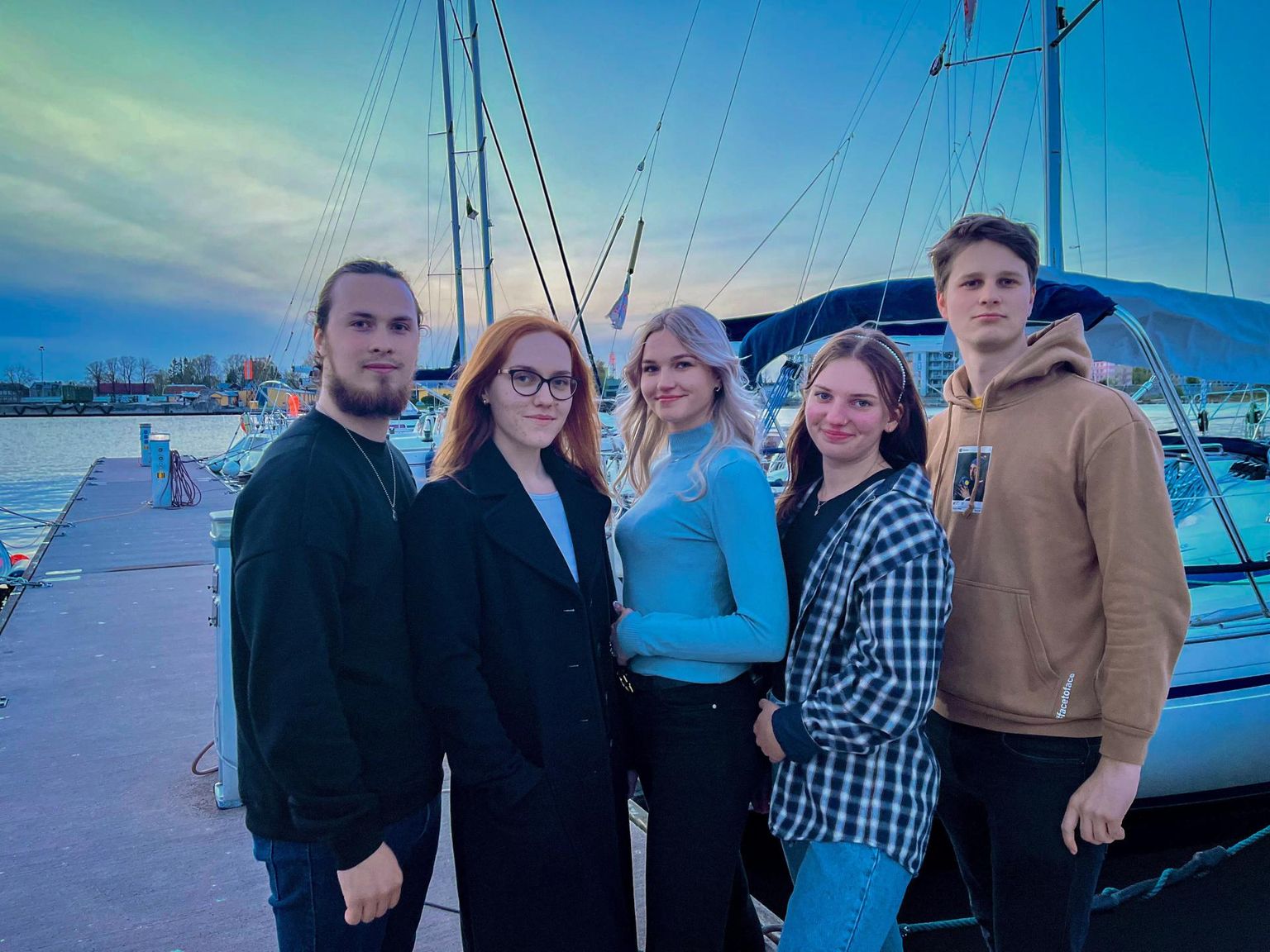 Harbour-In meeskonda kuuluvad Markus Tõnutare, Marlen Kokla, Nikki Päärsoo, Krista Zõhtsõk ja Sander Sink.