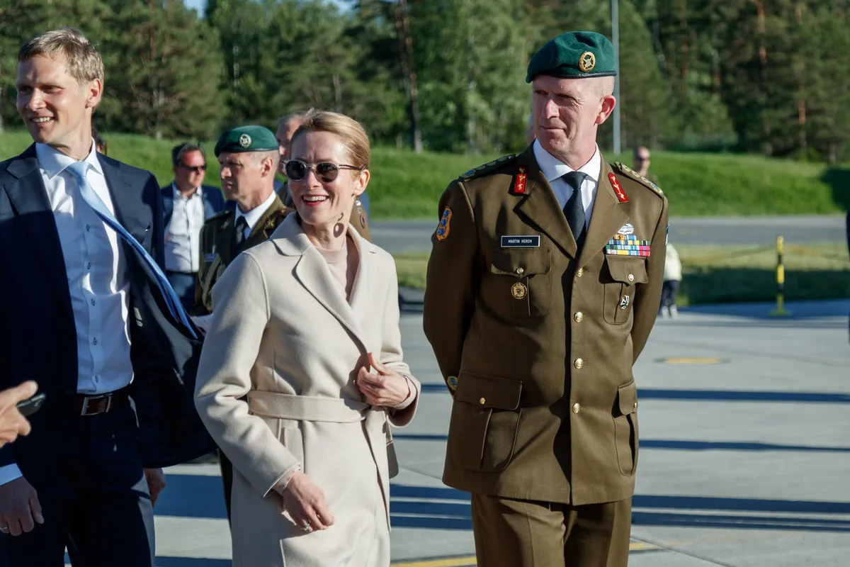 Prime Minister Kaja Kallas and Chief of Defense General Martin Herem at Ämari Air Base.