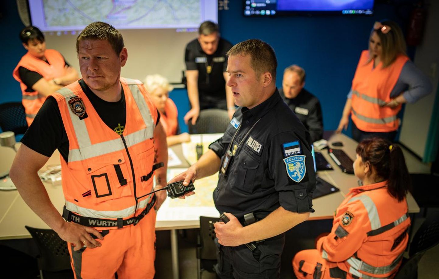 Politseimajor Ottomar Virk (paremal) tõdeb, et kadunud inimeste otsimine on üks nende olulisematest tööülesannetest.