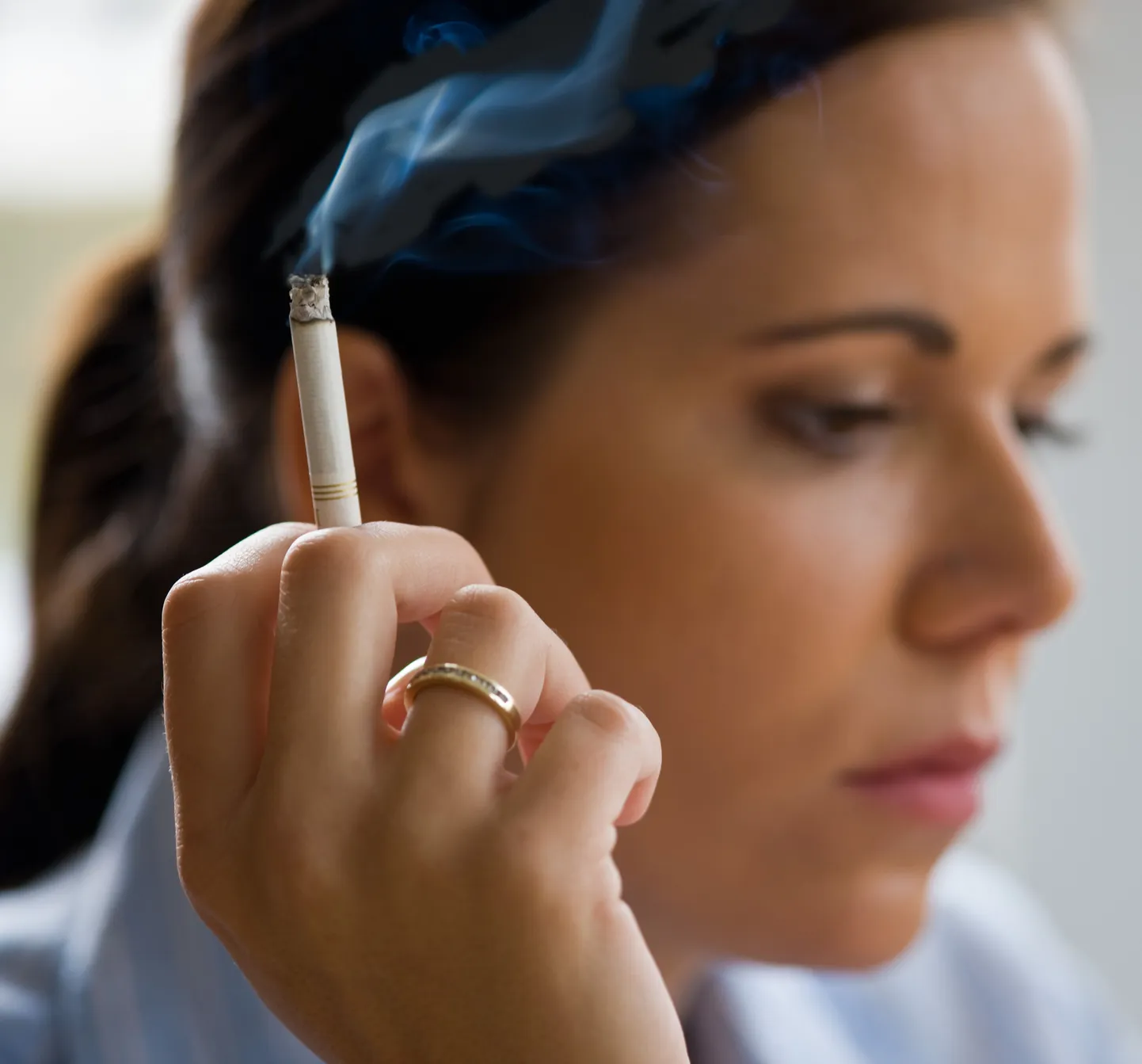 Ekspertide hinnangul on mentoolsigarettide suitsetajail raskem suitsetamist maha jätta.
