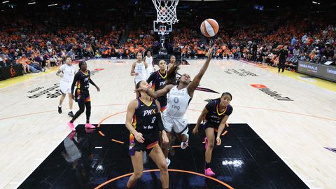 Laksas pārstāvētā "Mercury" piedzīvo trešo zaudējumu WNBA finālsērijā