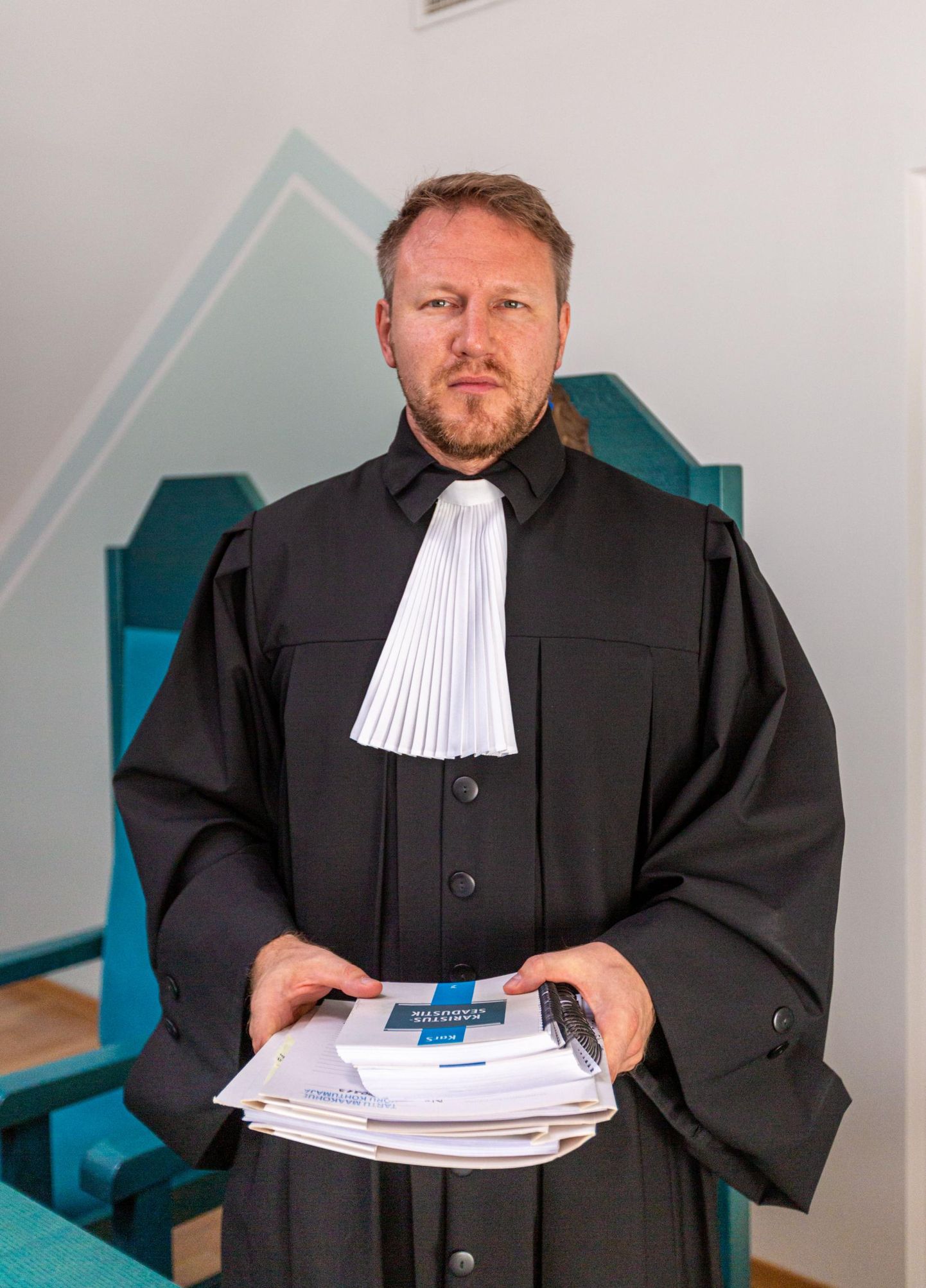 Tartu maakohtu kohtunik Erkki Hirsnik on prokuratuurile arvukalt kokkuleppeasju tagasi saatnud, sest käitumiskontrolli ei saa süüdlasele tema arvates liiga kergekäeliselt seada.