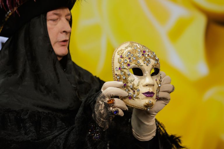 Венецианская маска, которую Вадим Анцупов сделал своими руками.