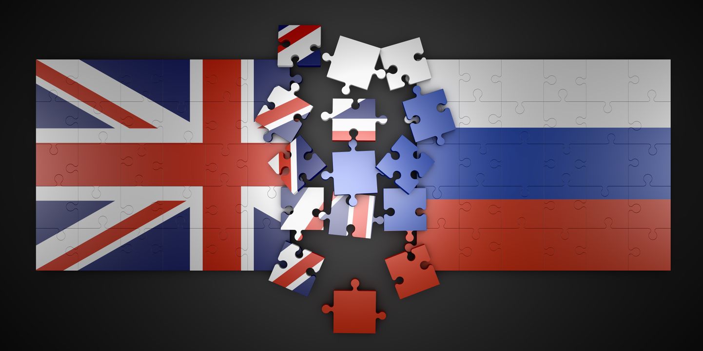 Пазл с флагами Великобритании и России. Иллюстративное фото.