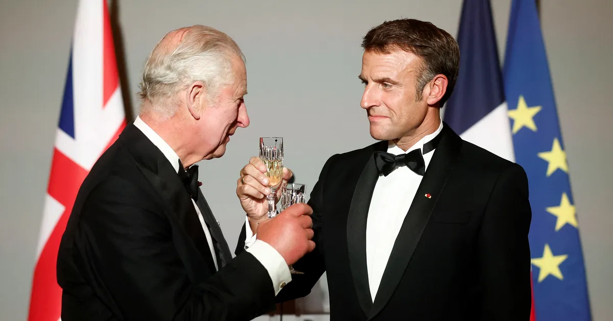 Cina lui Macron cu regele britanic a făcut o gaură uriașă în portofelul francez
