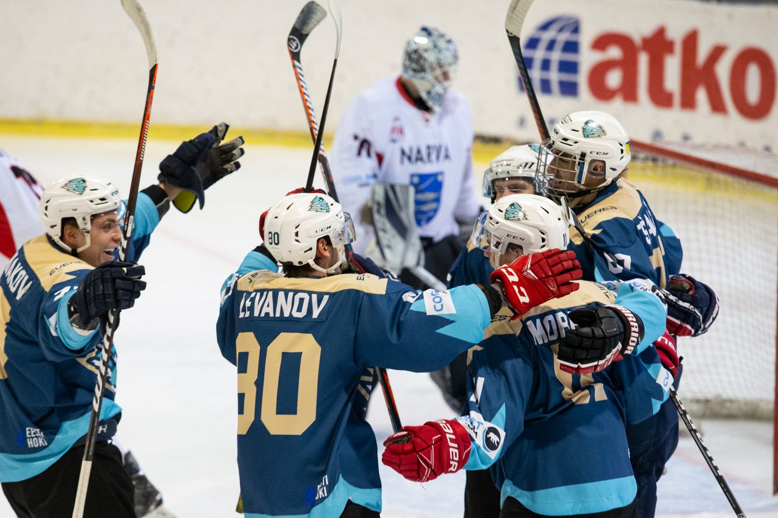 У хоккеистов кохтла-ярвеского "Everest" есть повод радоваться как завоеванию первой медали чемпионата Эстонии, так и победе над извечным домашним соперником - Нарвой.