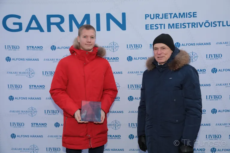 Aasta Jääpurjetaja 2020 Rasmus Maalinn ja EJL president Kalev Vapper