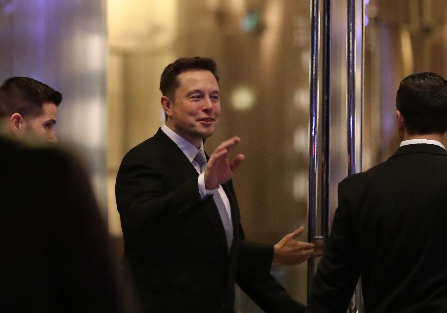 Tesla aktsiate ostjad usuvad Elon Muski ja tema missiooni.