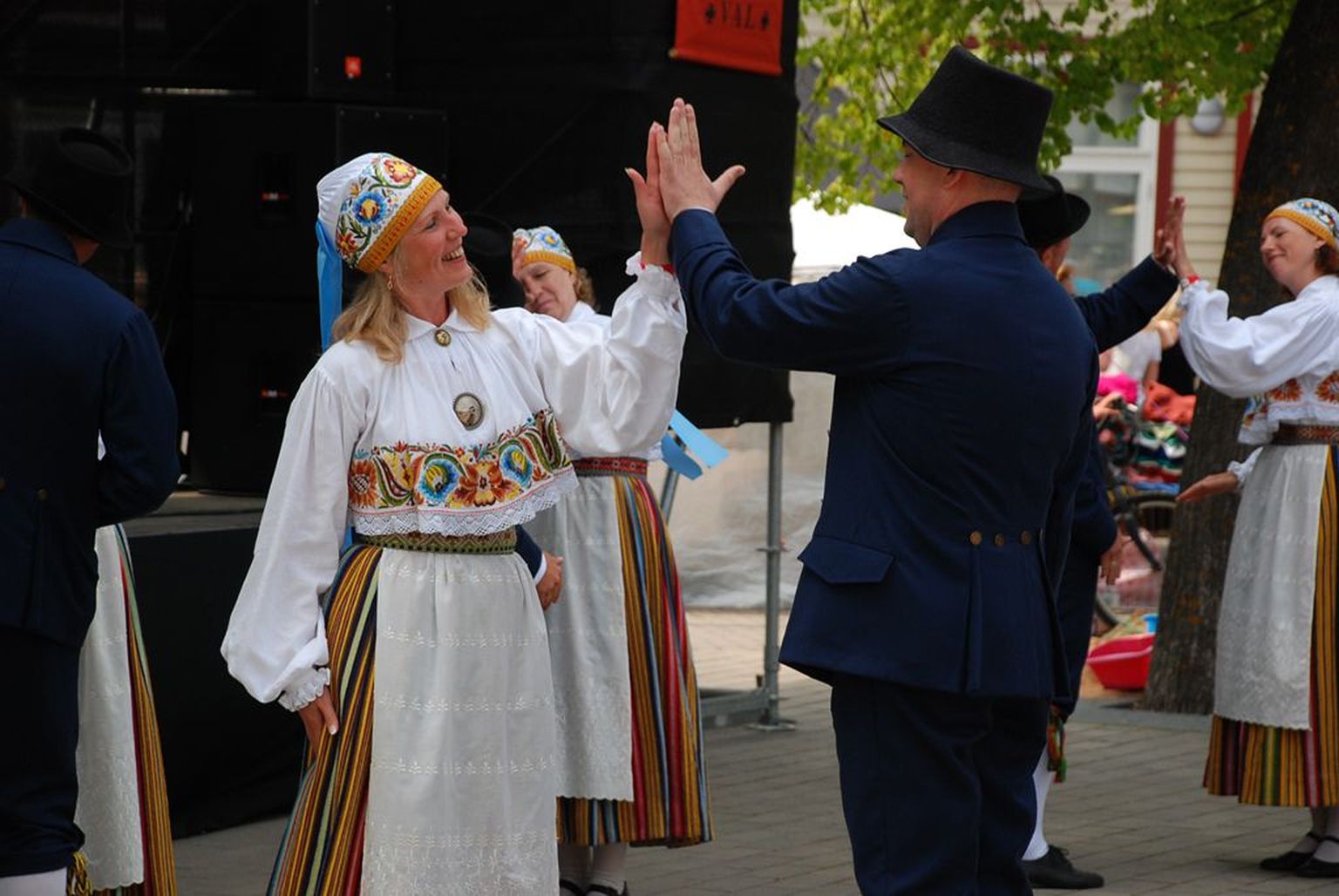 Võrus toimus 16. korda folkloorifestival.