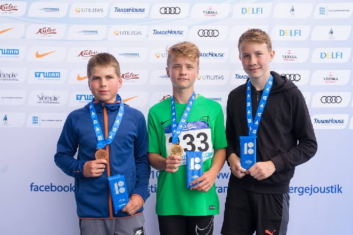U14 vanuseklassis võitis Tõrva klubi Viraaž esindaja Romet Kivi (keskel) kaks kulda, ühe hõbeda ja ühe pronksi. Üks kuldadest tuli odaviskes.