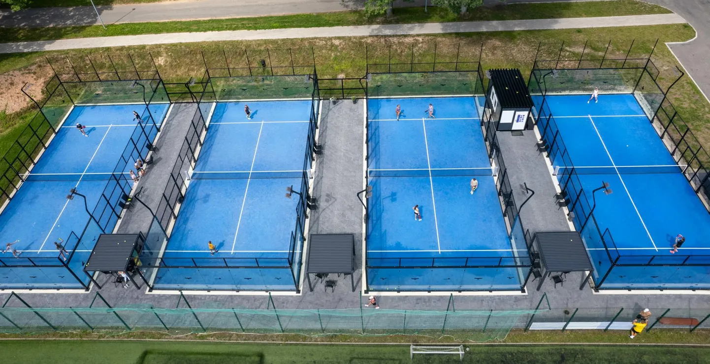 Viljandi pärimusmuusika festivali ajal täituvad padeliväljakud mängijatega, sest Viljandis tuleb esimene Folk & Padel.
