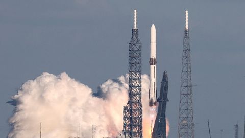 Nasino potovanje na Mars bi lahko odločilo, ali bo na njem pristal Elon Musk ali Jeff Bezos