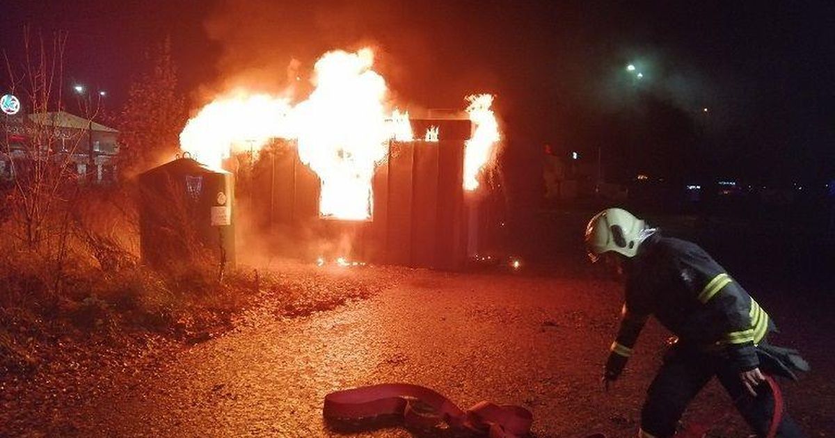 Pildid: Kanpoli juures põles taarapunkt maani maha, kahtlustatakse süütamist