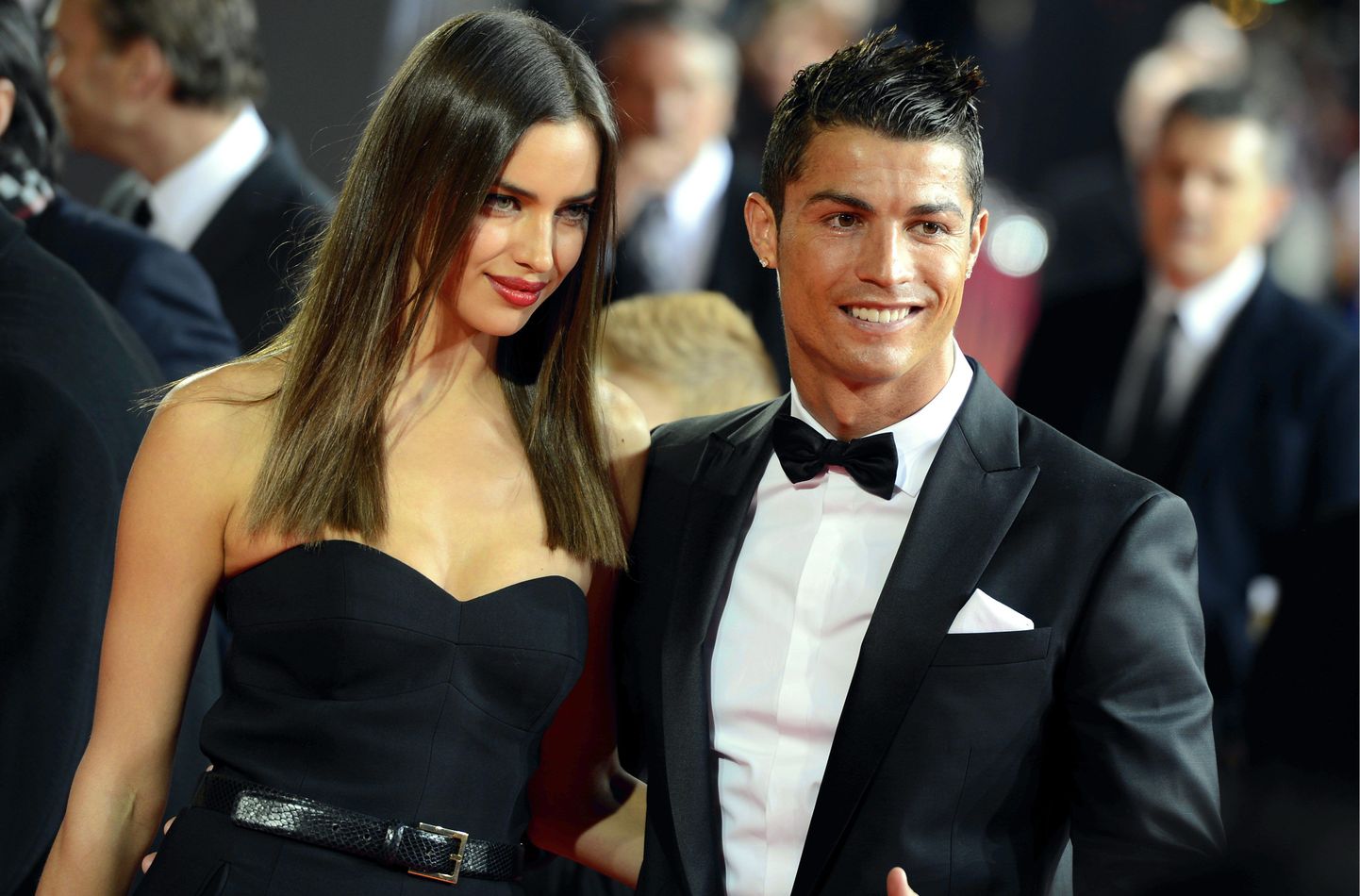 Cristiano Ronaldo (paremal) koos supermodellist elukaaslase Irina Shayk'iga.