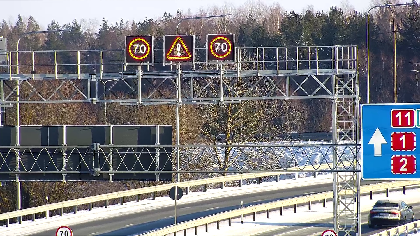 Transpordiamet käivitas kolmapäeval Tallinna ringtee Kanama–Valingu teelõigul muutuva teabega kiirus- ja hoiatusmärgid.