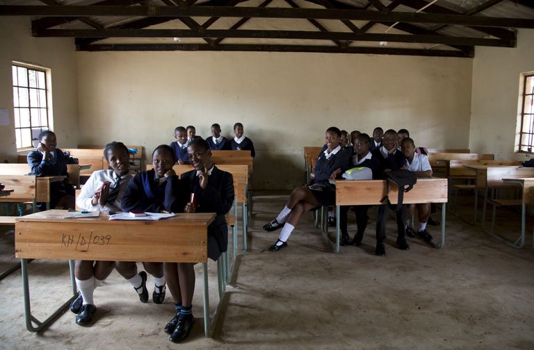 12nda klassi õpilased Khabazela Keskkoolis Durbani lähedal Embos, Lõuna-Aafrikas. 
Foto: REUTERS/Rogan Ward