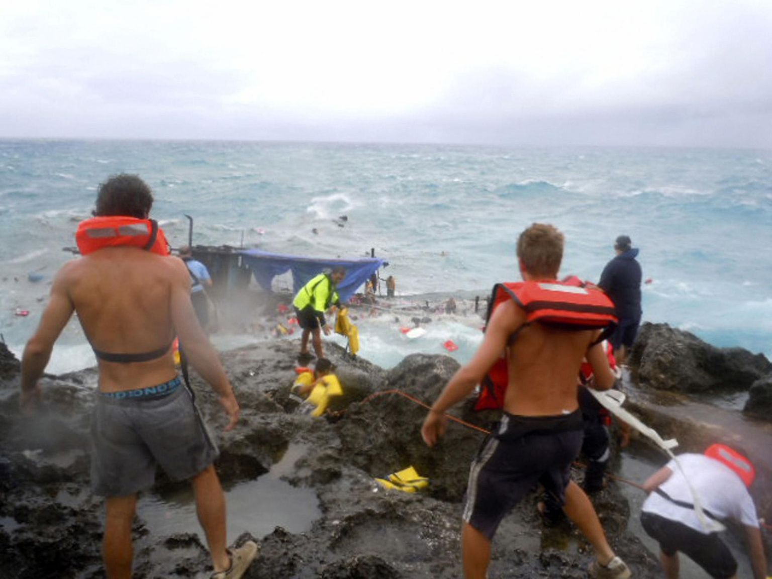 2010. aasta detsembris hukkus Jõulusaarele läheneva põgenikepaadiga juhtunud õnnetuses ligi poolsada inimest.
