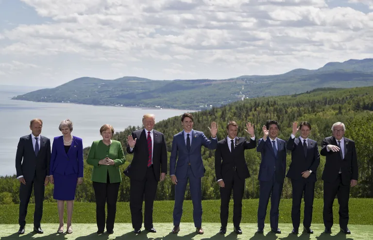 Perepilt G7 tippkohtumisel Kanadas.