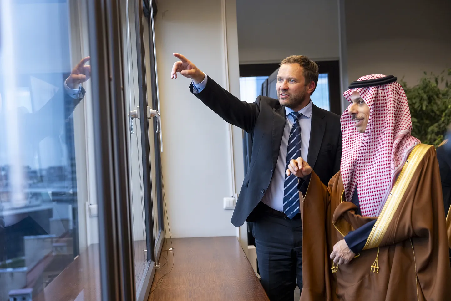 Välisminister Margus Tsahkna kohtumas Saudi Araabia välisministri Faisal bin Farhan Al Saudiga.