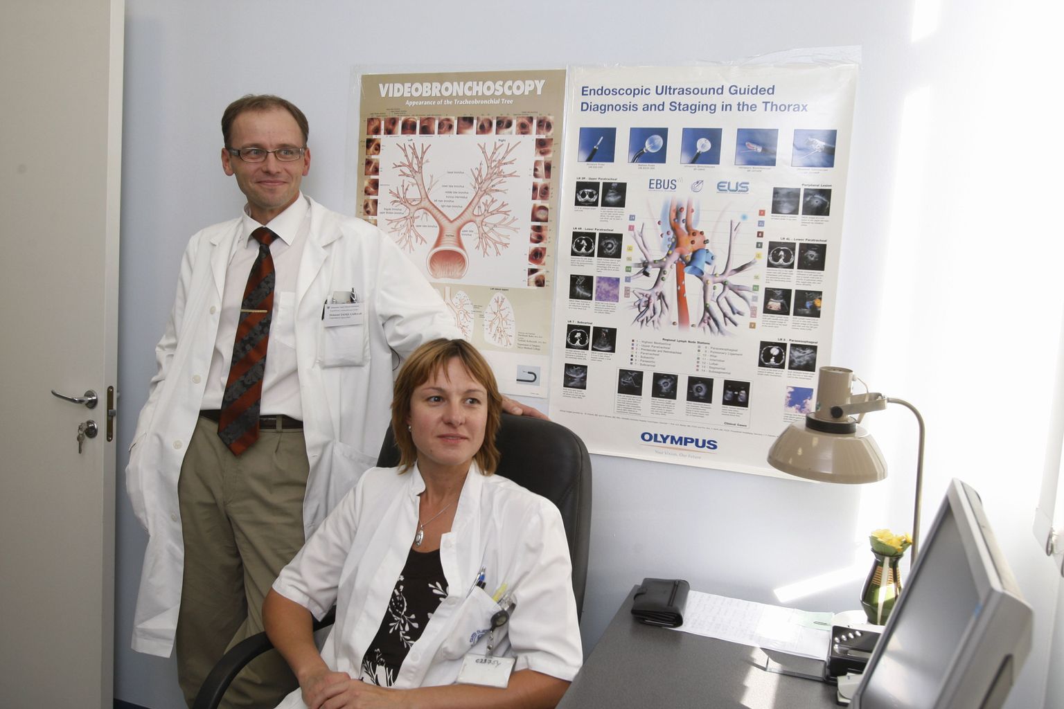 Tartu Ülikooli kliinikumi arstid Tanel Laisaar ning Marget Savisaar, kes on juhtinud kahte kopsusiirdamisoperatsiooni Eestis.