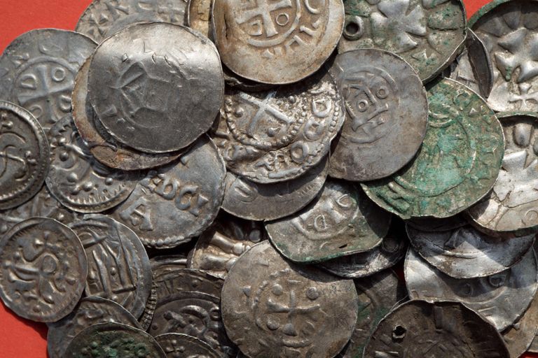 Монеты, найденные на острове Рюген.
