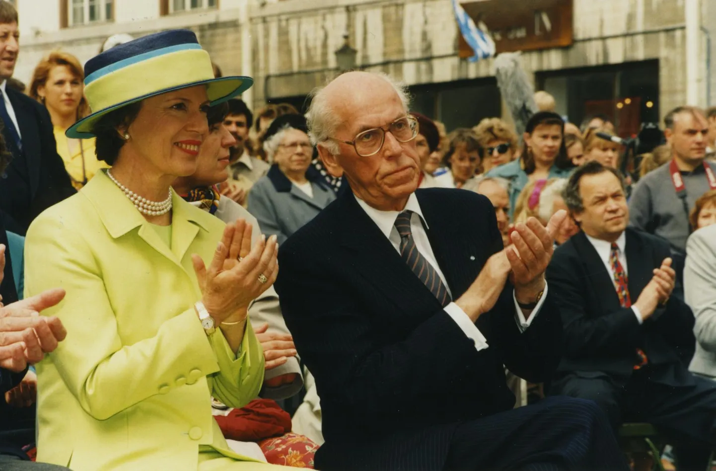 Tallinnas, 01.06.1996 Taani printsess ja prints Vanalinna päevadel. Lennart Meri ja Taani printsess Tallinna Vanalinna päevi avamas.