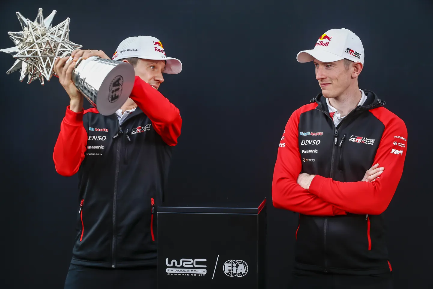 Sebastien Ogier (vasakul) napsas Elfyn Evansi eest MM-tiitli.