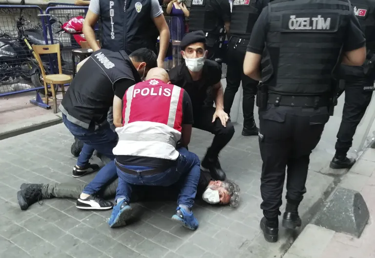 Kinnipeetud AFP fotograaf Bulent Kilic.