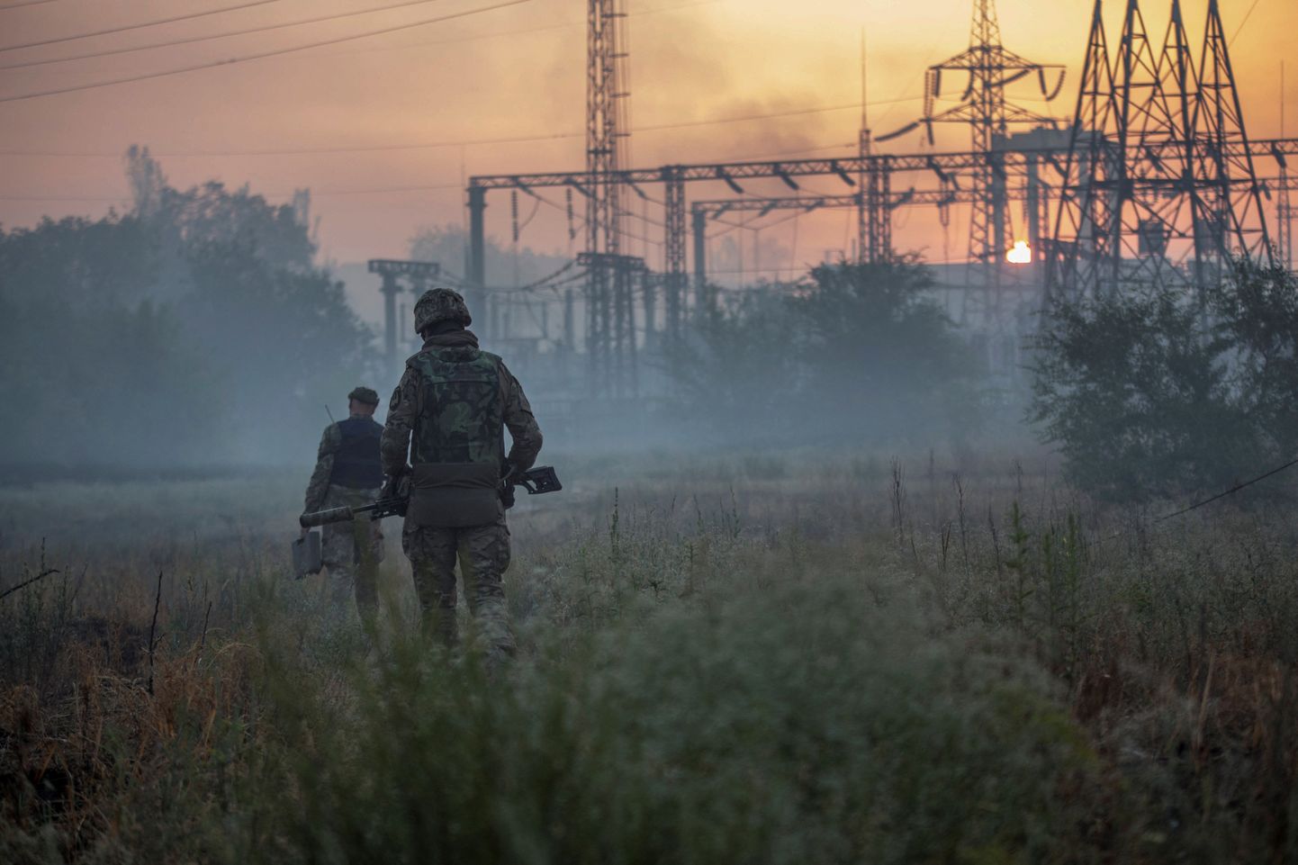 Ukraina sõdurid patrullimas Sjeverodonetskis kandis 20. juunil.