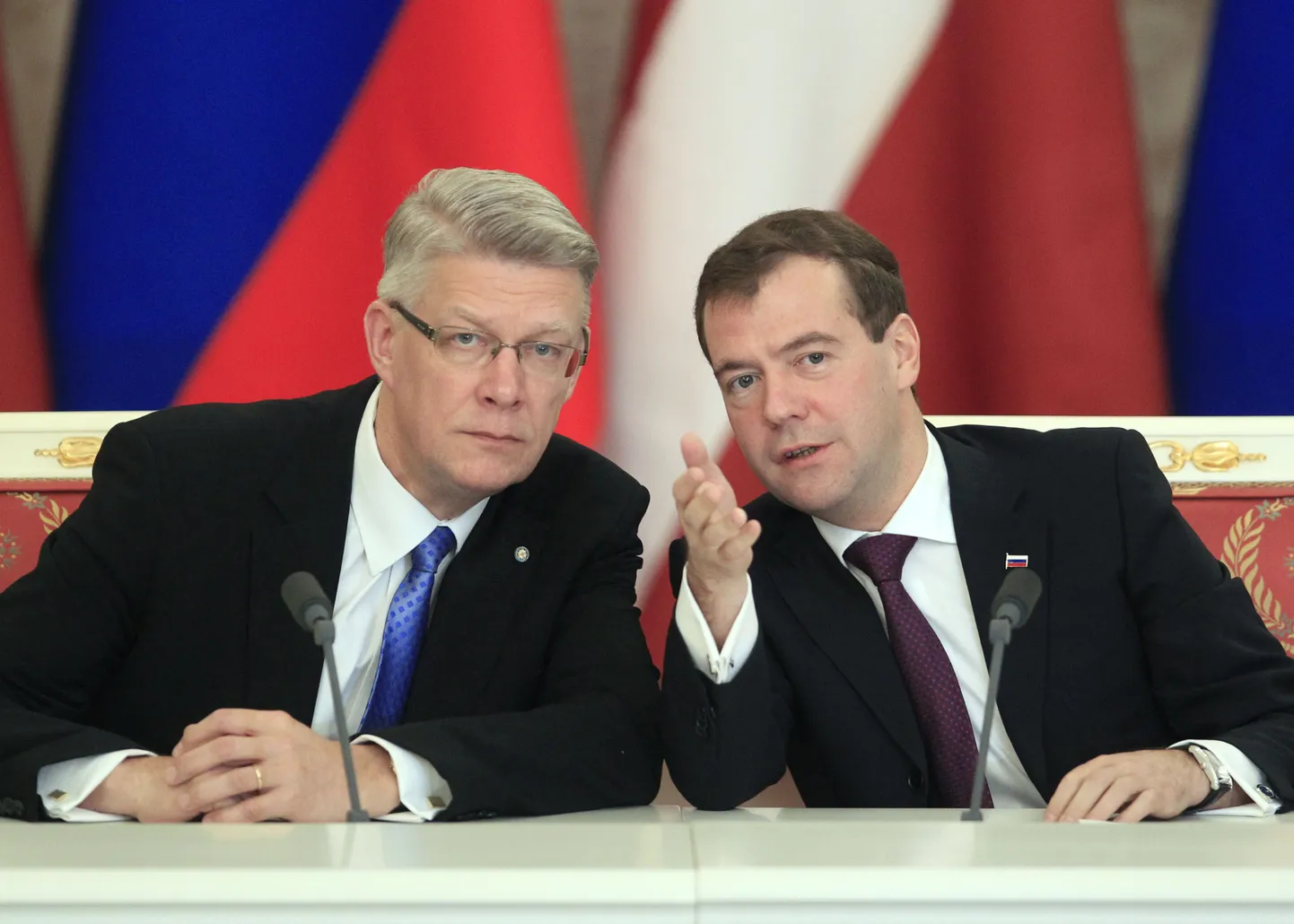 Vene president Dmitri Medvedev (paremal) ja Läti riigipea Valdis Zatlers.