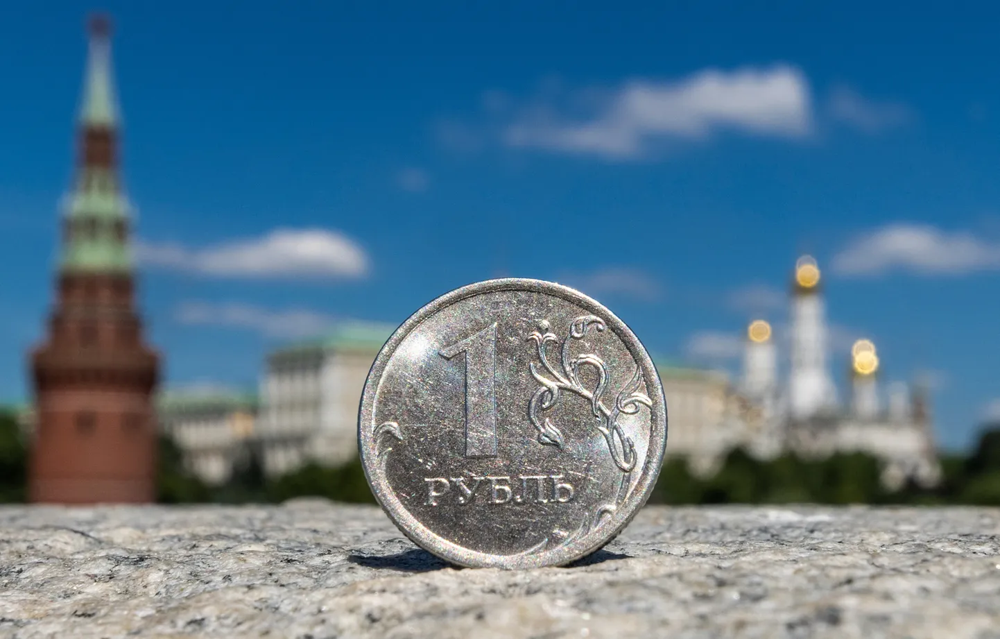 Не только падение курса рубля: у экономики РФ еще одна серьезная проблема