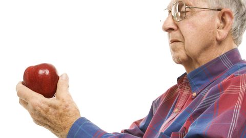 Uuring: kaalu langetav eakas peab tarbima valgurikast toitu