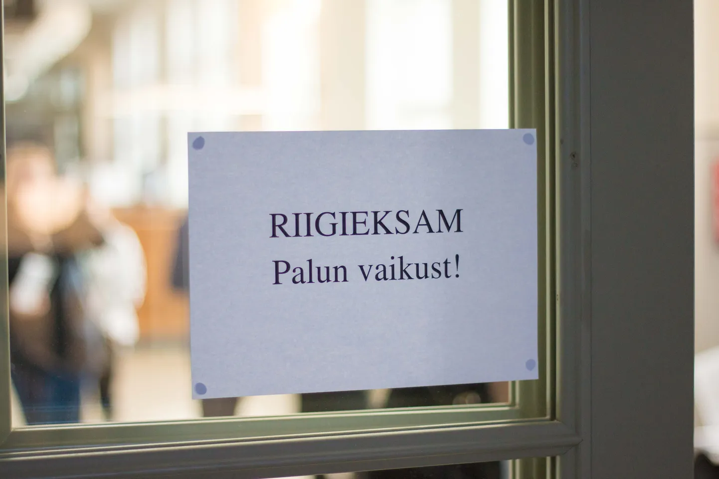 Riigieksam Valga gümnaasiumi aulas.