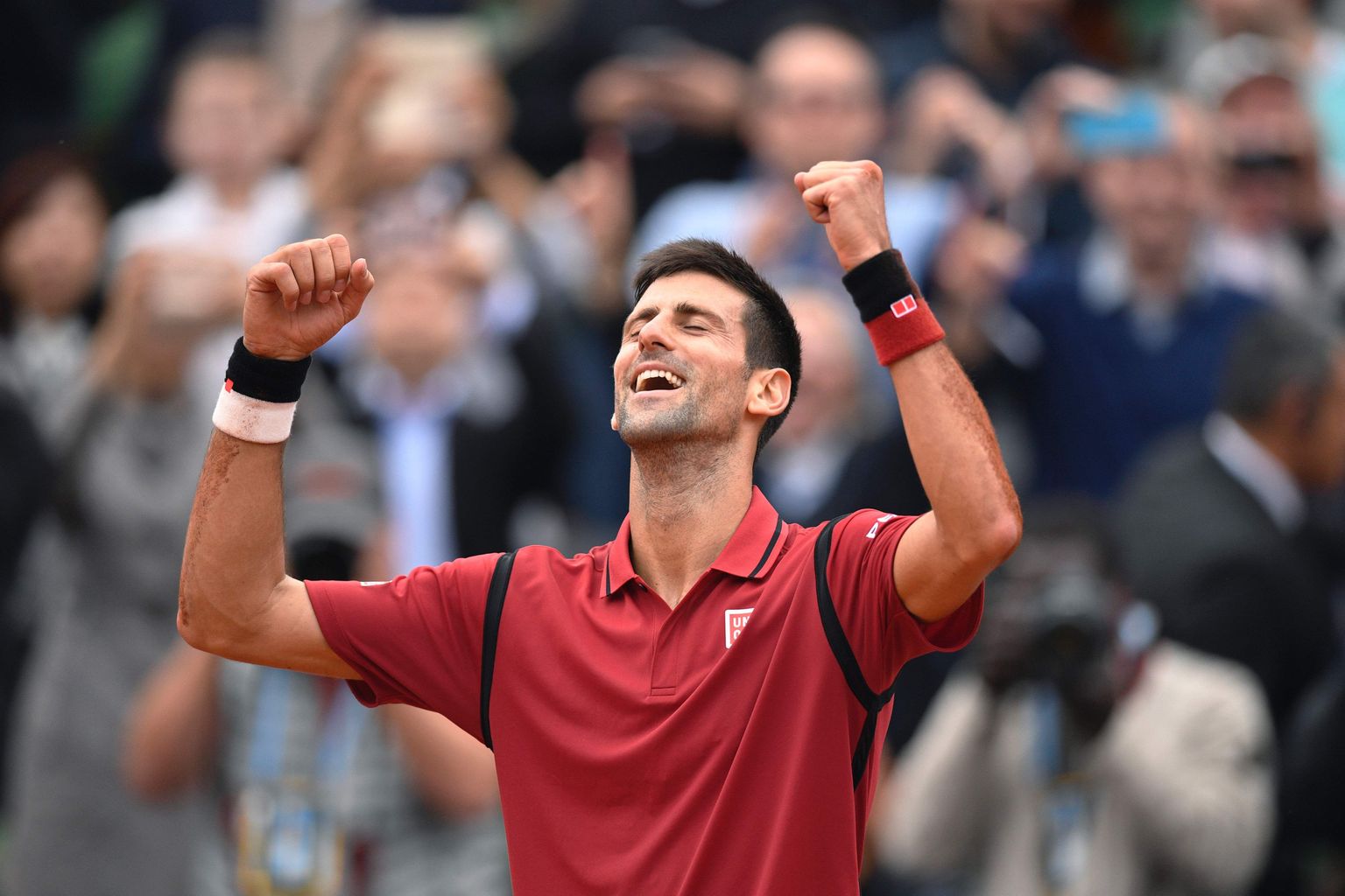 Novak Djokovic jõudis eilse võiduga vinge tähiseni: temast sai tenniseajaloo kolmas mees, kes on korraga enda käes hoidmas kõiki Suure Slämmi turniiri võite.
